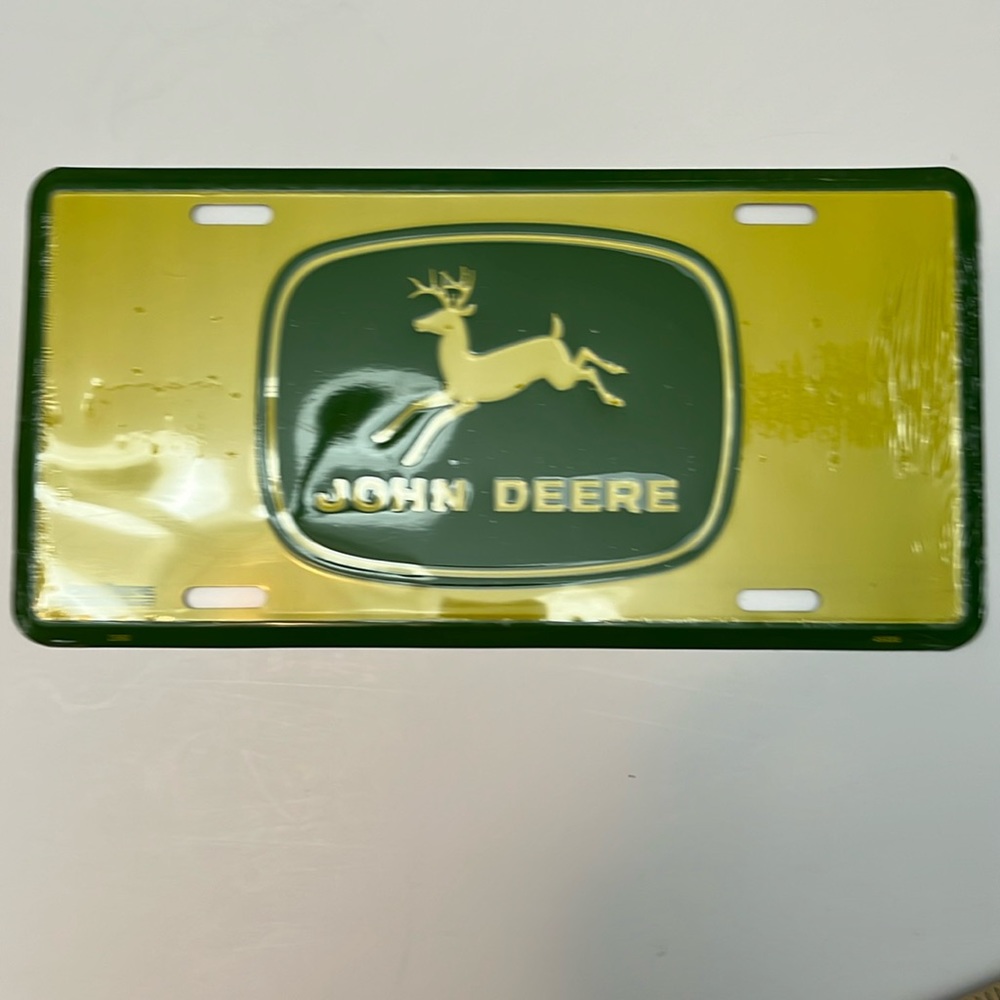 John Deere Embossed Metal Vehicle Tag Yellow Green NEW in Wrapper Man Cave Gift